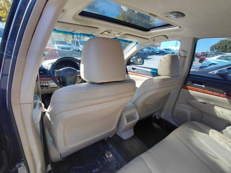 Subaru Outback 4dr Wgn H4 Auto 2.5i Limited 2012