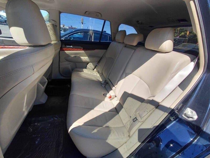 Subaru Outback 4dr Wgn H4 Auto 2.5i Limited 2012