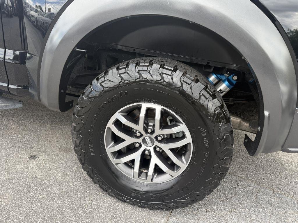 Ford F-150 Raptor 4WD SuperCrew 5.5' Box 2017
