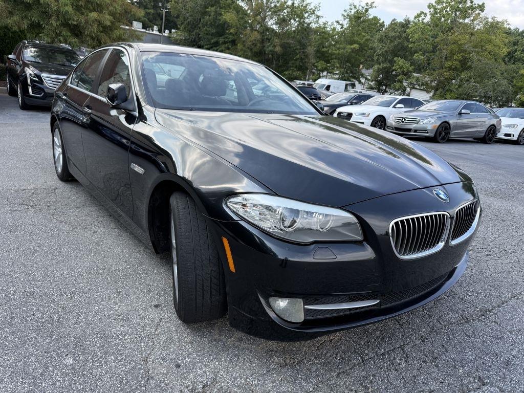 BMW 5 Series 4dr Sdn 528i RWD 2011