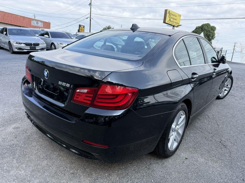 BMW 5 Series 4dr Sdn 528i RWD 2011