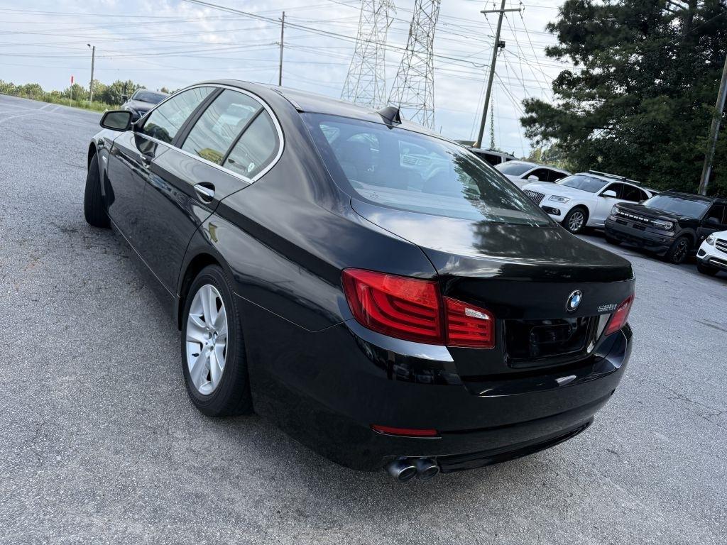 BMW 5 Series 4dr Sdn 528i RWD 2011