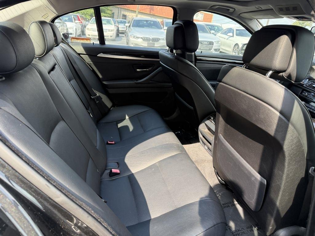 BMW 5 Series 4dr Sdn 528i RWD 2011