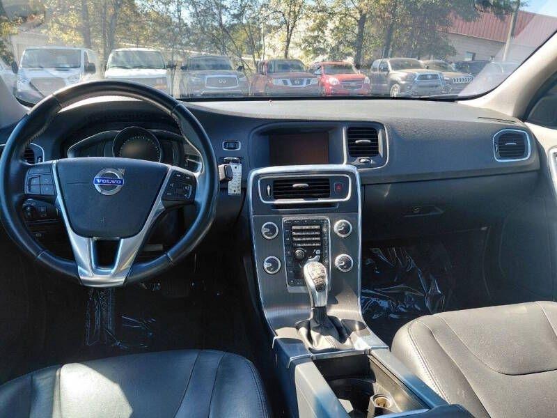 Volvo S60 4dr Sdn T5 Drive-E Premier FWD 2016