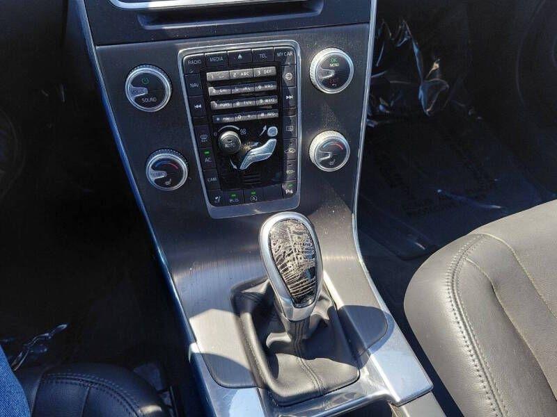 Volvo S60 4dr Sdn T5 Drive-E Premier FWD 2016