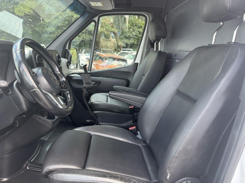 Mercedes-Benz Sprinter Cargo Van 2500 Standard Roof V6 144" Worker RWD 2017