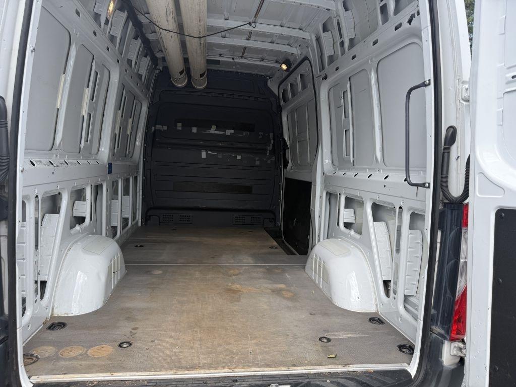 Mercedes-Benz Sprinter Cargo Van 2500 Standard Roof V6 144" Worker RWD 2017
