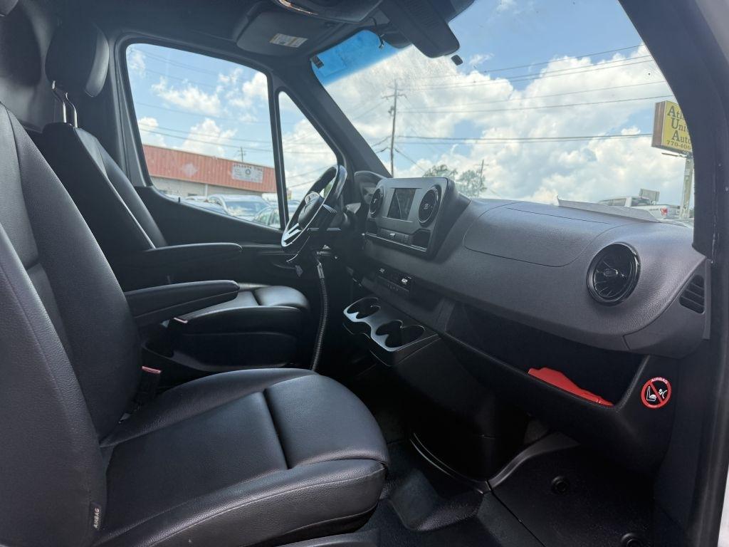 Mercedes-Benz Sprinter Cargo Van 2500 Standard Roof V6 144" Worker RWD 2017