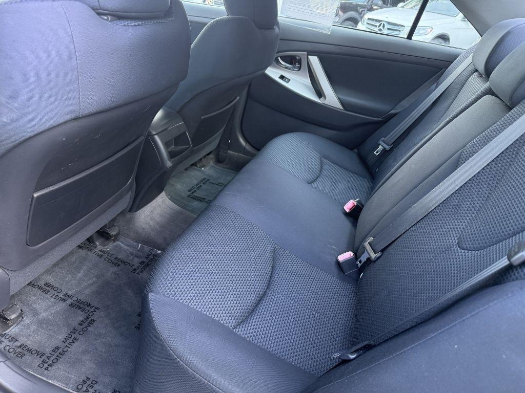Toyota Camry 4dr Sdn I4 Man (Natl) 2010