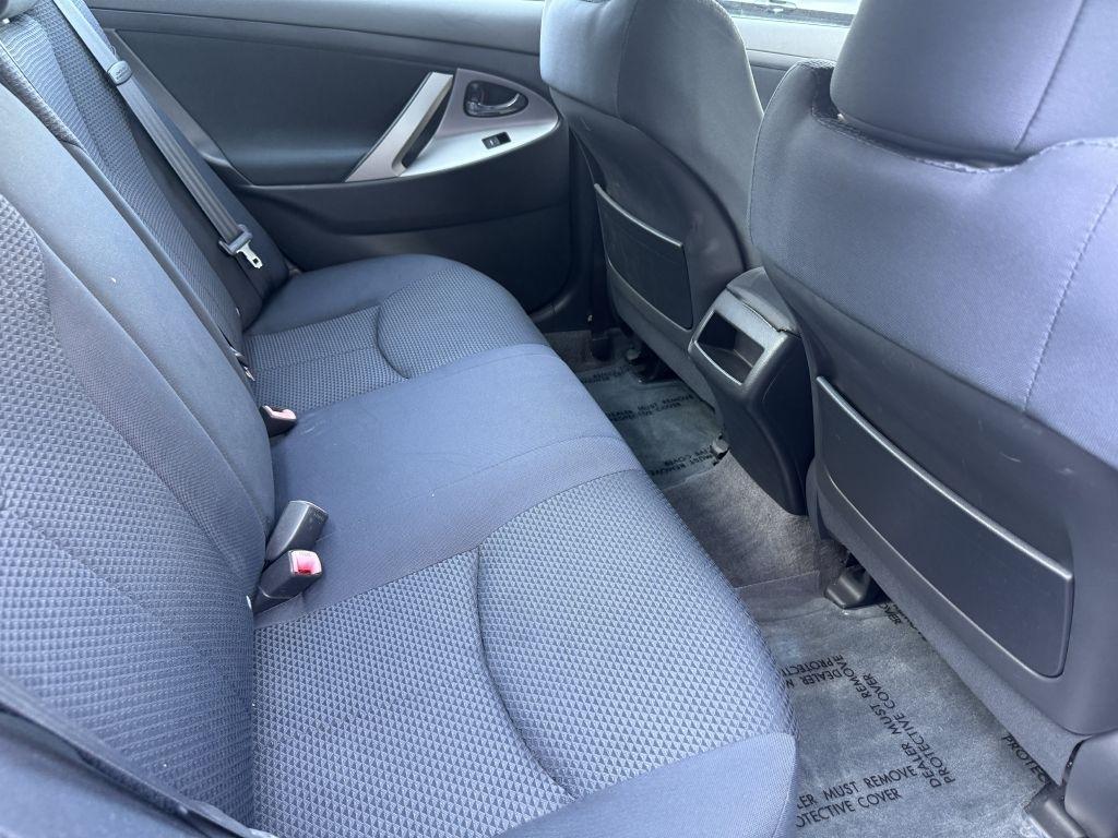 Toyota Camry 4dr Sdn I4 Man (Natl) 2010