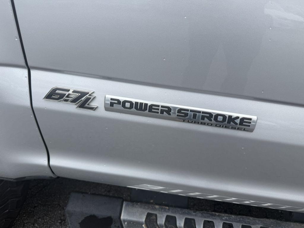 Ford Super Duty F-250 SRW King Ranch 4WD Crew Cab 8' Box 2017