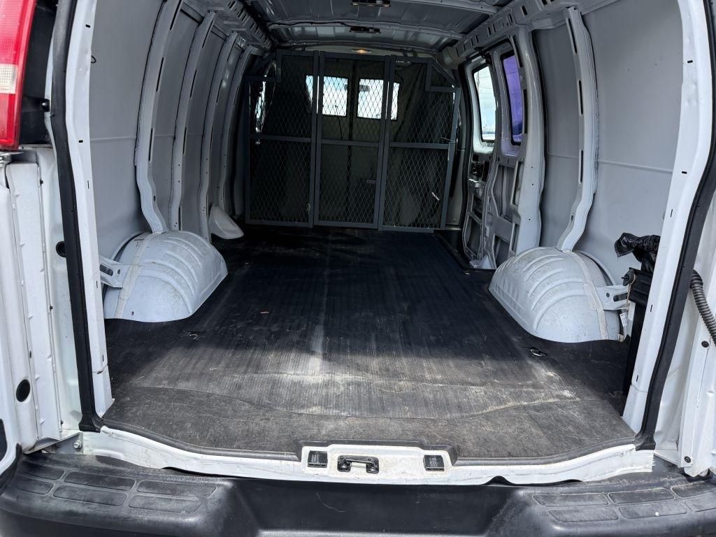 Chevrolet Express Cargo Van RWD 2500 135" 2016