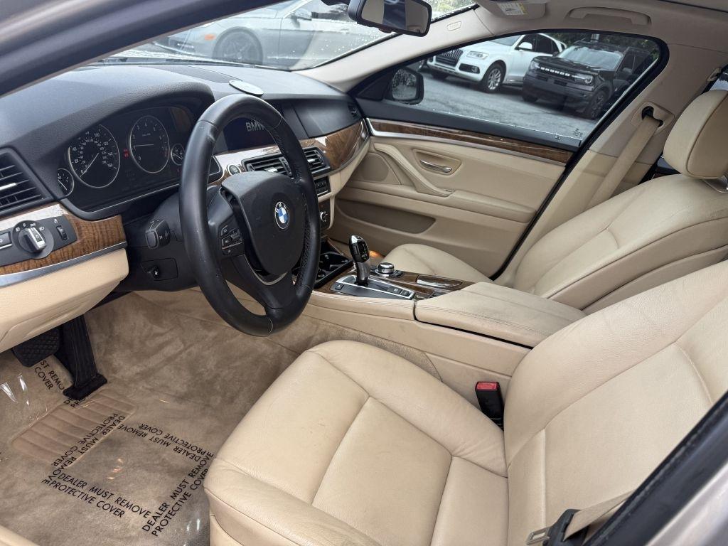 BMW 5 Series 4dr Sdn 535i RWD 2011