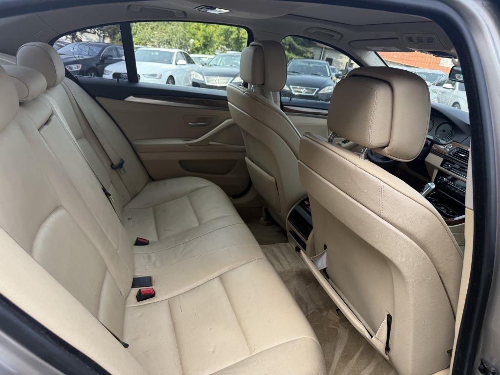 BMW 5 Series 4dr Sdn 535i RWD 2011