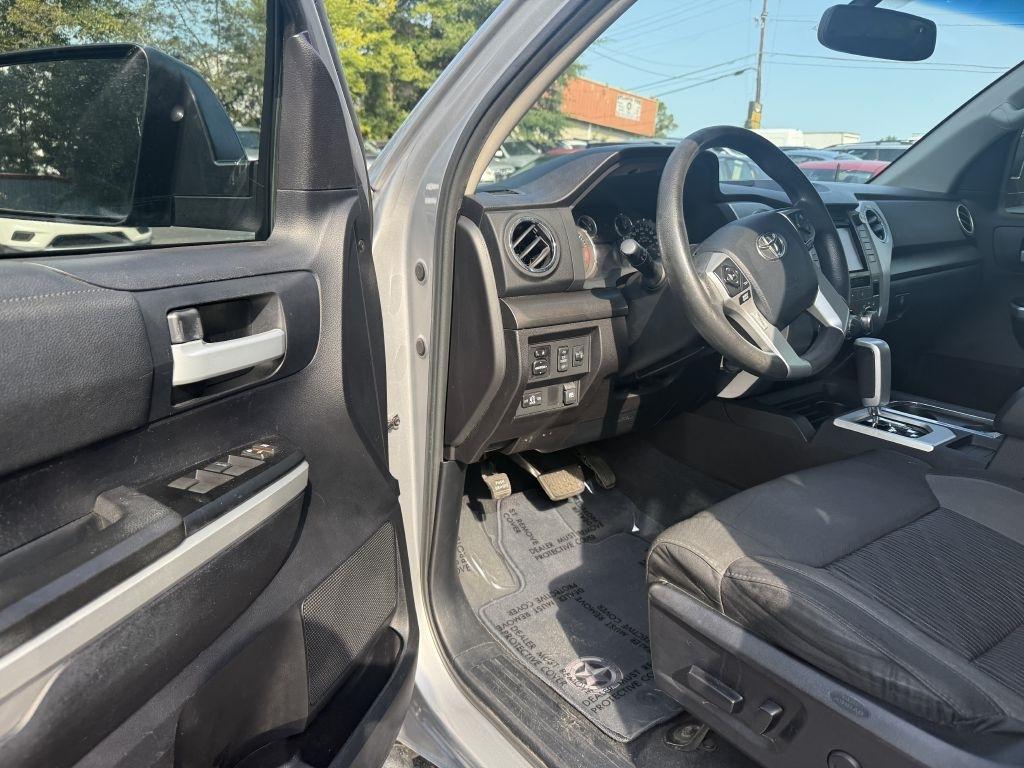 Toyota Tundra 2WD Truck CrewMax 5.7L V8 6-Spd AT SR5 (Natl) 2014