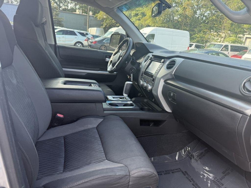 Toyota Tundra 2WD Truck CrewMax 5.7L V8 6-Spd AT SR5 (Natl) 2014