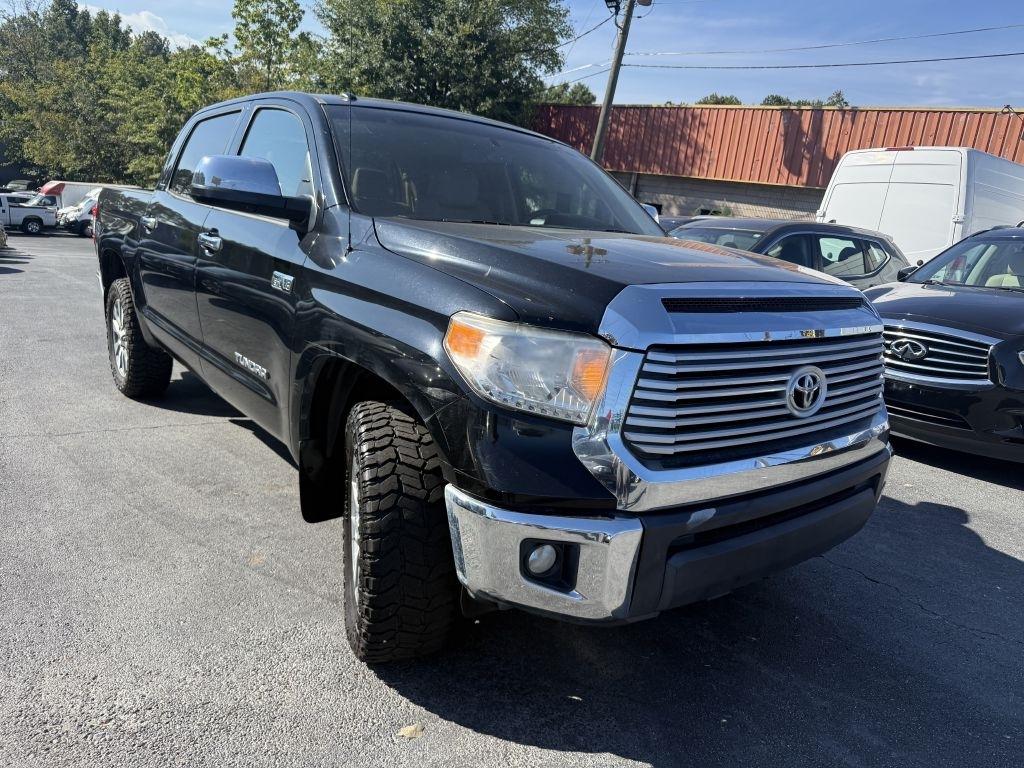 Toyota Tundra 2WD Limited CrewMax 5.5' Bed 5.7L FFV (Natl) 2017