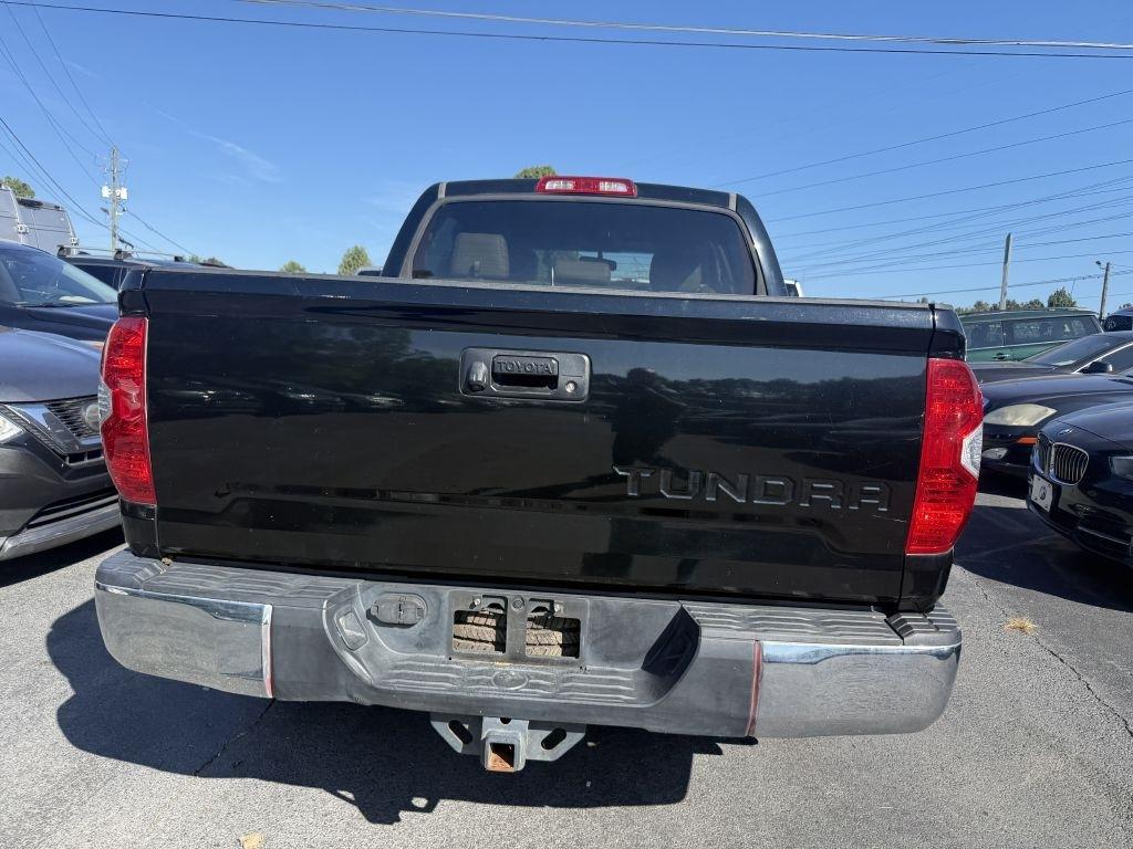 Toyota Tundra 2WD Limited CrewMax 5.5' Bed 5.7L FFV (Natl) 2017