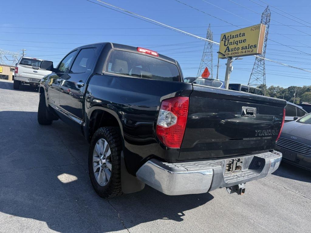Toyota Tundra 2WD Limited CrewMax 5.5' Bed 5.7L FFV (Natl) 2017