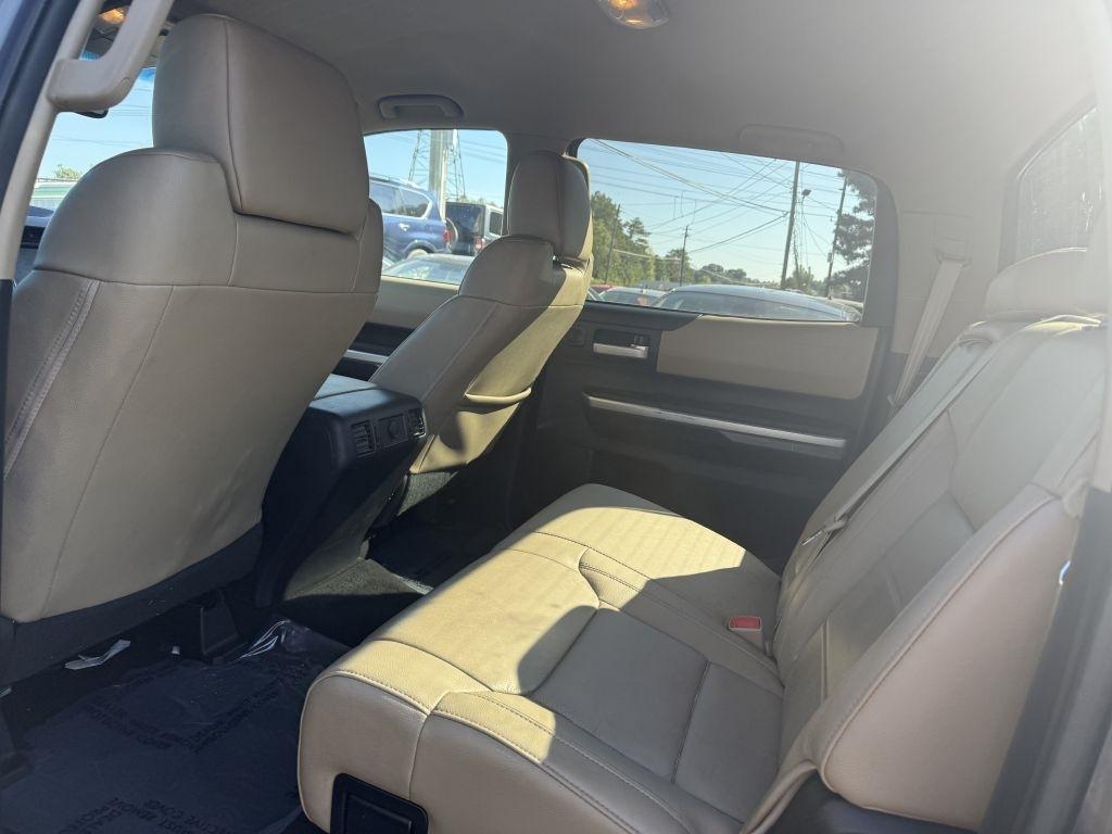 Toyota Tundra 2WD Limited CrewMax 5.5' Bed 5.7L FFV (Natl) 2017
