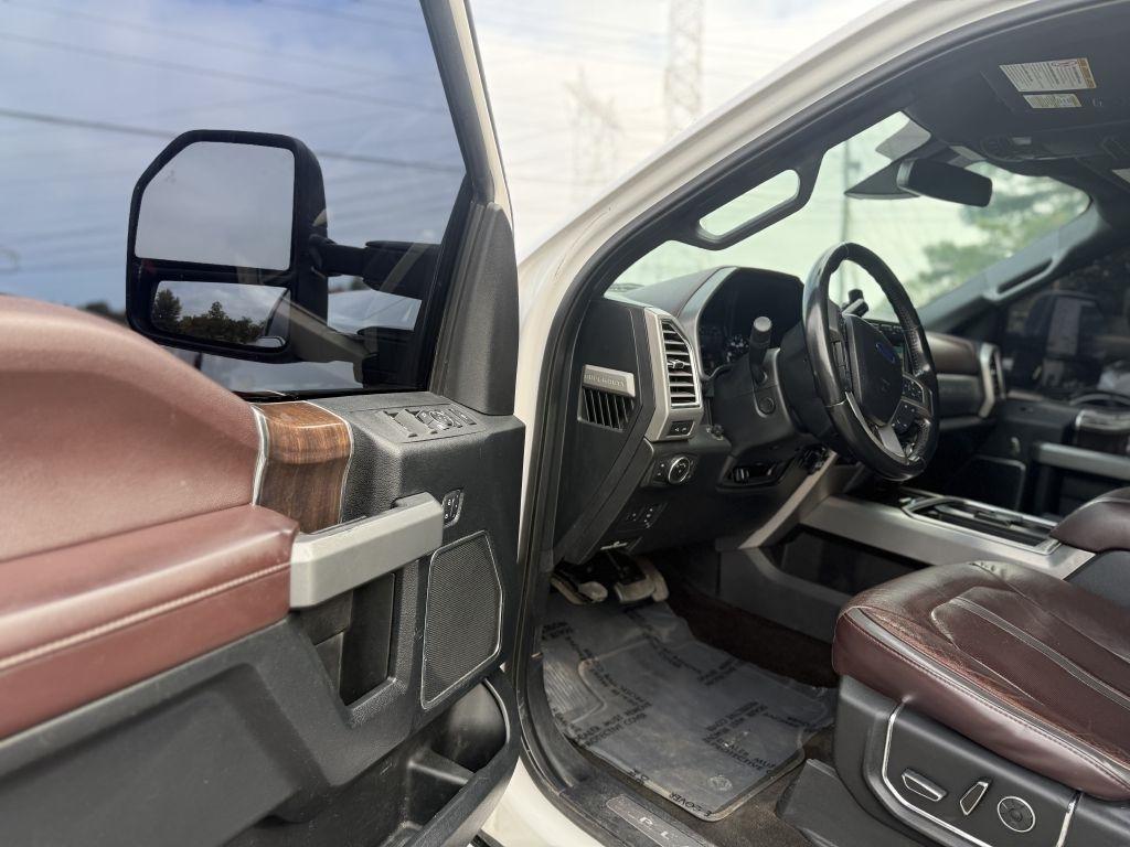 Ford Super Duty F-250 SRW King Ranch 4WD Crew Cab 8' Box 2017