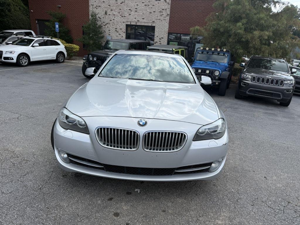 BMW 5 Series 4dr Sdn 550i xDrive AWD 2011