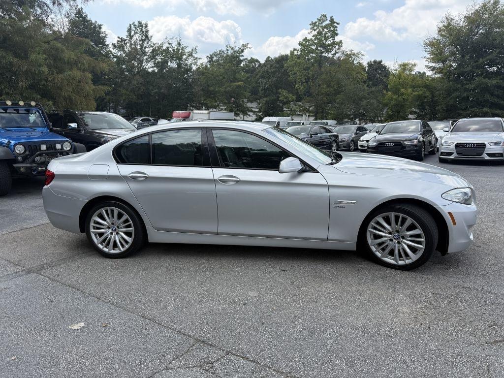 BMW 5 Series 4dr Sdn 550i xDrive AWD 2011