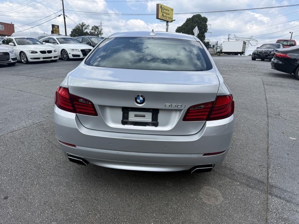 BMW 5 Series 4dr Sdn 550i xDrive AWD 2011