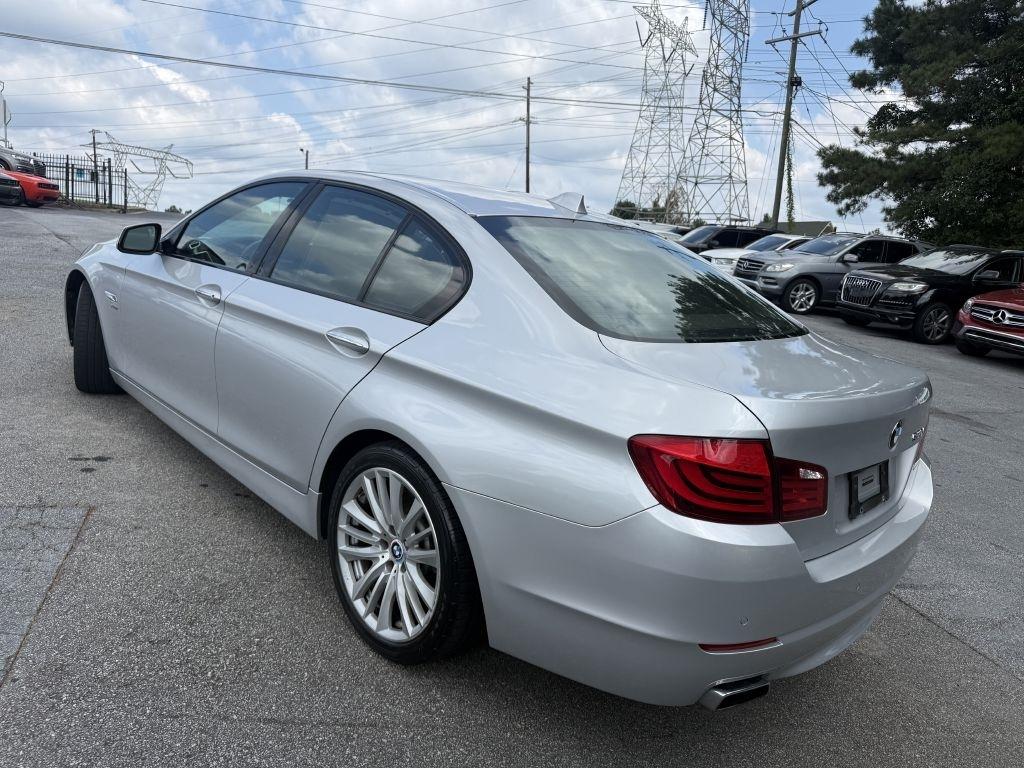 BMW 5 Series 4dr Sdn 550i xDrive AWD 2011