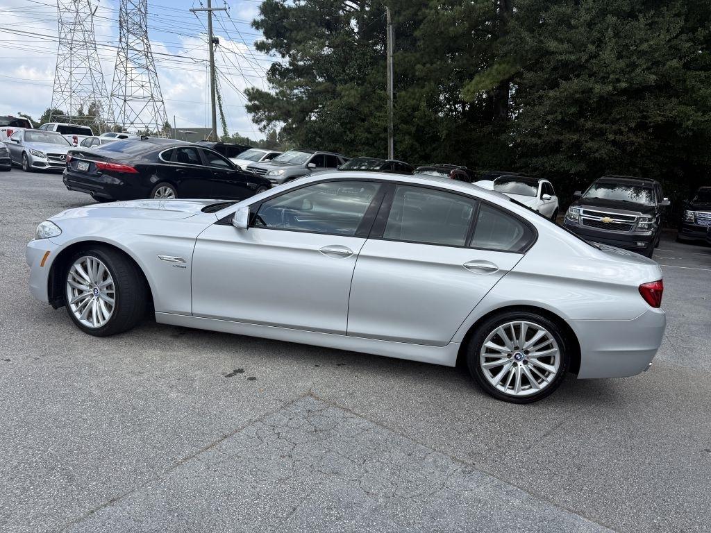 BMW 5 Series 4dr Sdn 550i xDrive AWD 2011