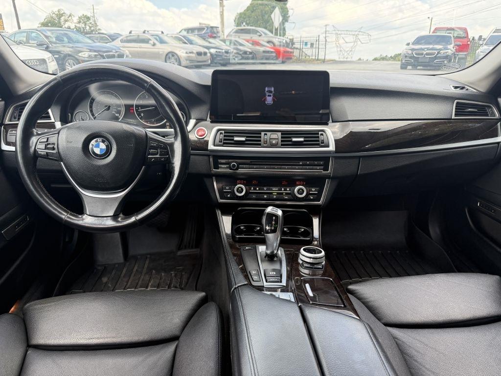 BMW 5 Series 4dr Sdn 550i xDrive AWD 2011