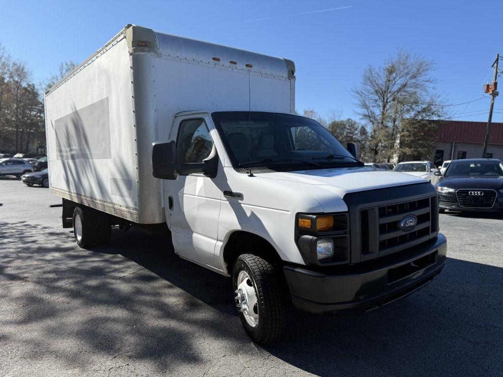 Ford E-Series Cutaway E-350 DRW 138" WB 2017