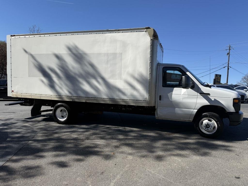 Ford E-Series Cutaway E-350 DRW 138" WB 2017