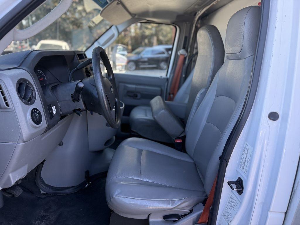 Ford E-Series Cutaway E-350 DRW 138" WB 2017