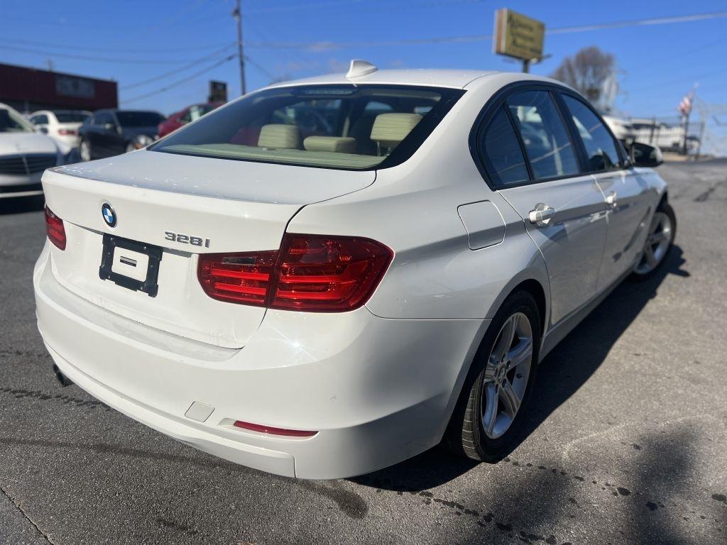 BMW 3 Series 4dr Sdn 328i RWD 2014