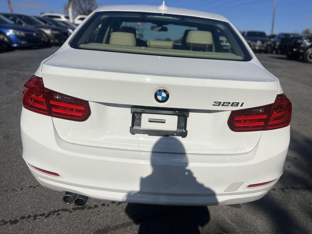 BMW 3 Series 4dr Sdn 328i RWD 2014