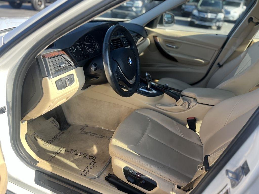 BMW 3 Series 4dr Sdn 328i RWD 2014