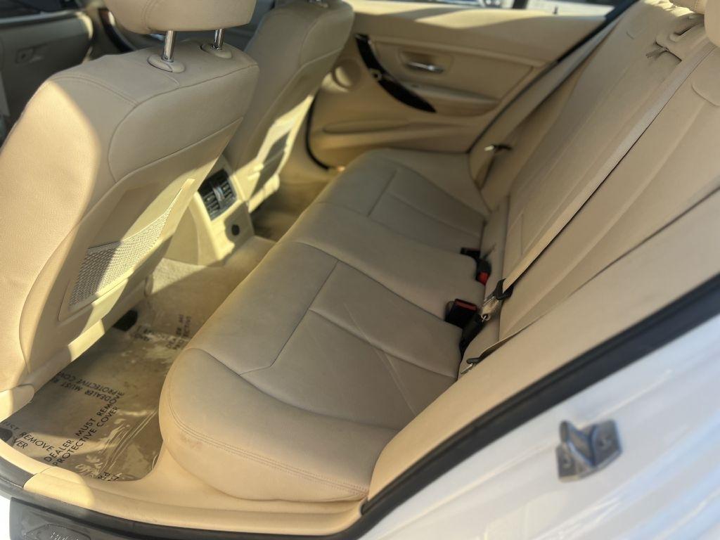 BMW 3 Series 4dr Sdn 328i RWD 2014