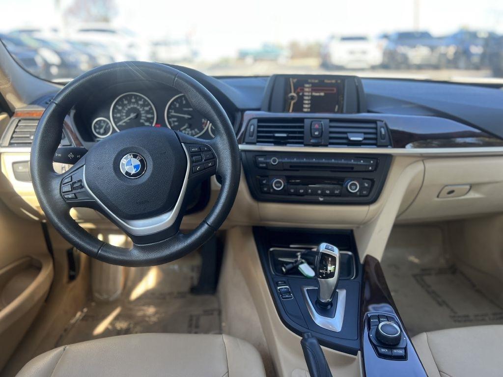 BMW 3 Series 4dr Sdn 328i RWD 2014