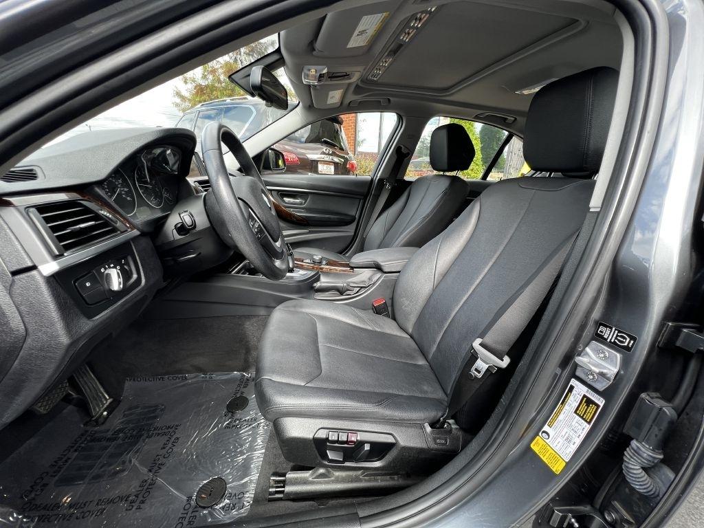 BMW 3 Series 4dr Sdn 328i RWD 2014