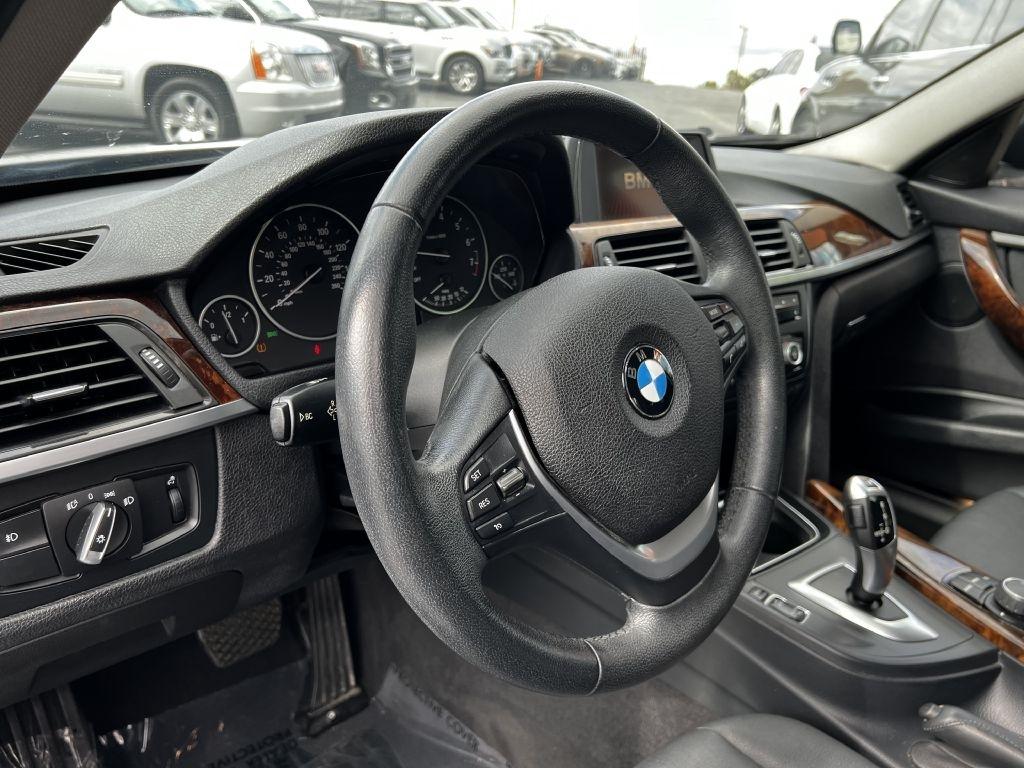 BMW 3 Series 4dr Sdn 328i RWD 2014