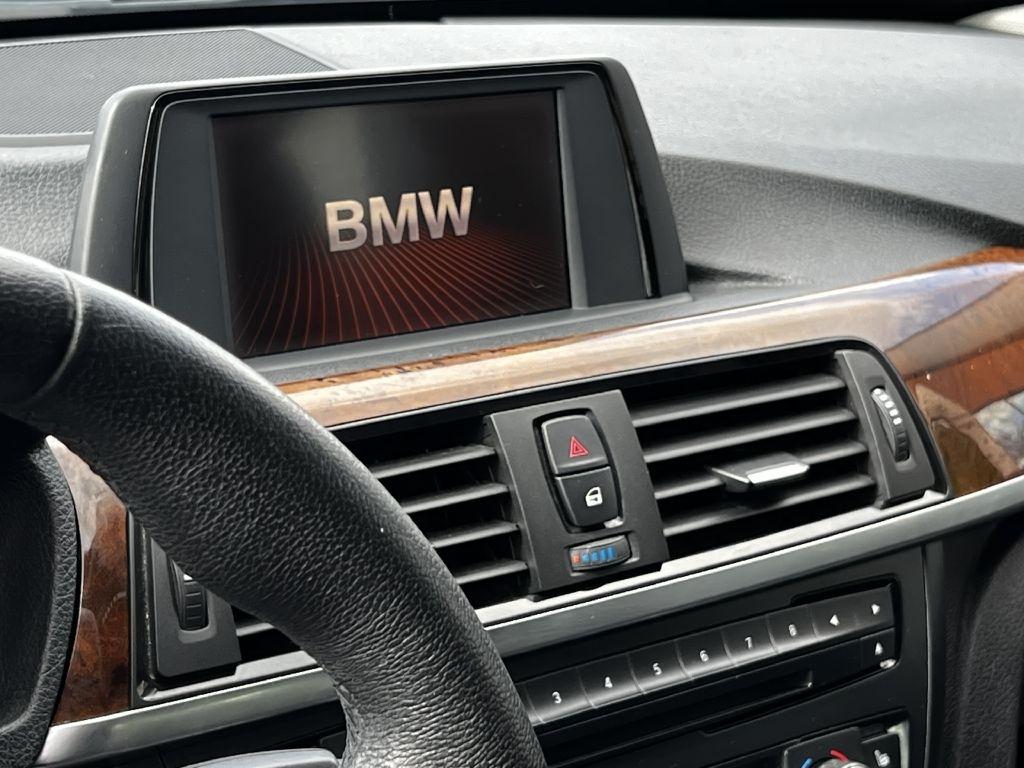 BMW 3 Series 4dr Sdn 328i RWD 2014