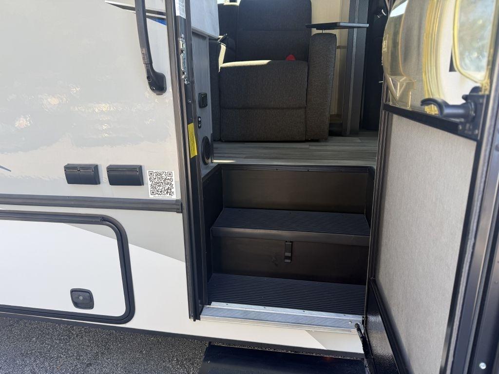 Mercedes-Benz Sprinter Cab Chassis 3500XD Standard Roof V6 170" 2022