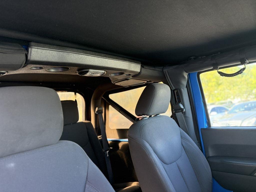 Jeep Wrangler 4WD 2dr Willys Wheeler 2015