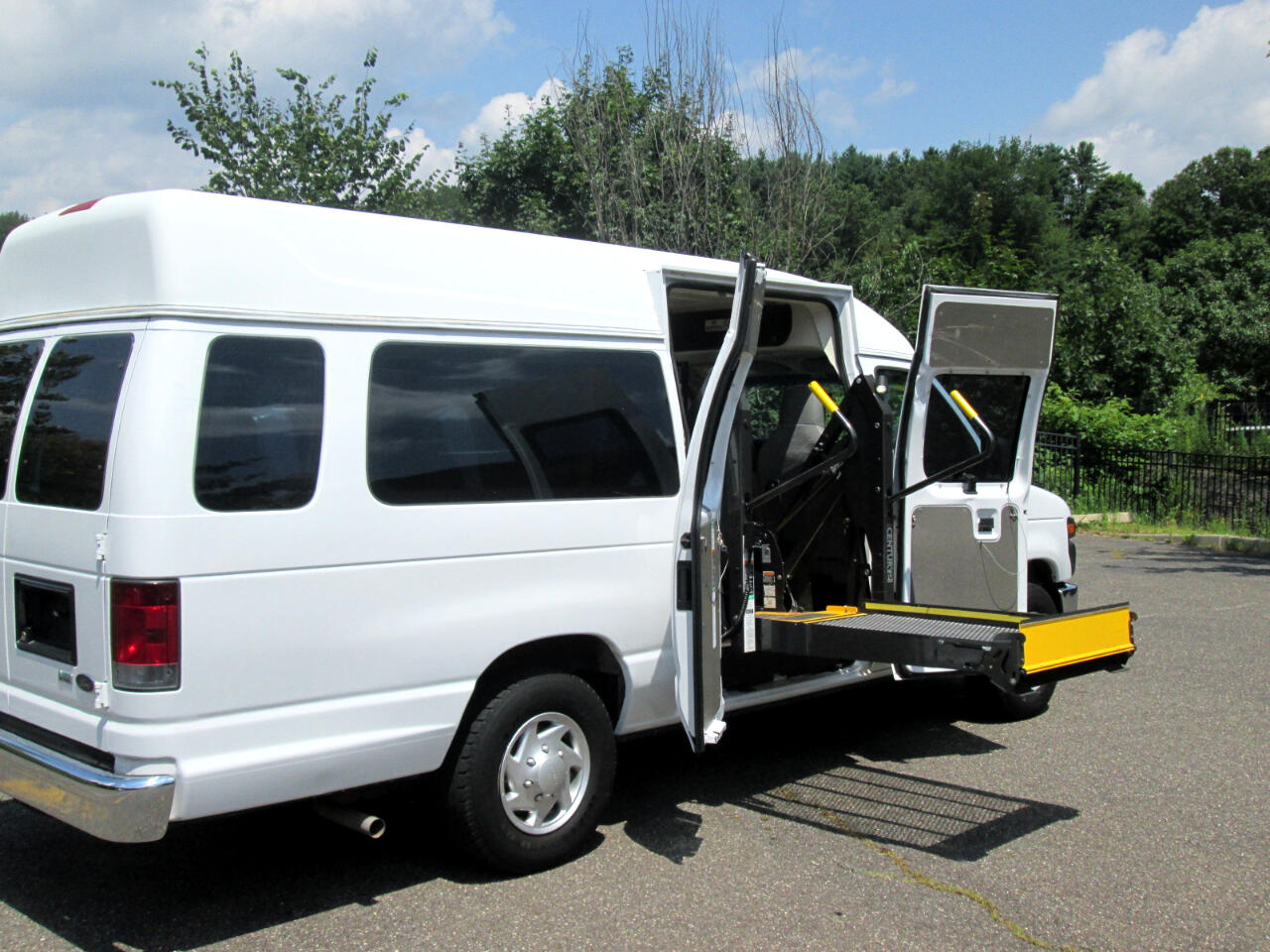Ford Econoline E-250 Extended 2013 Ford Econoline E-250 Extended 2013