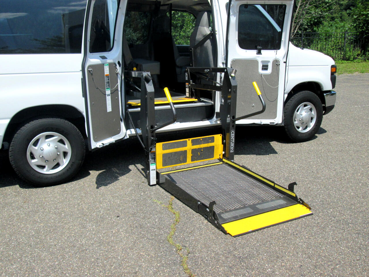Ford Econoline E-250 Extended 2013 Ford Econoline E-250 Extended 2013