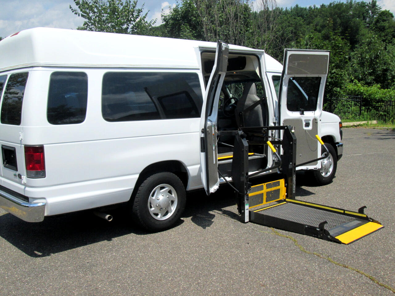 Ford Econoline E-250 Extended 2013 Ford Econoline E-250 Extended 2013