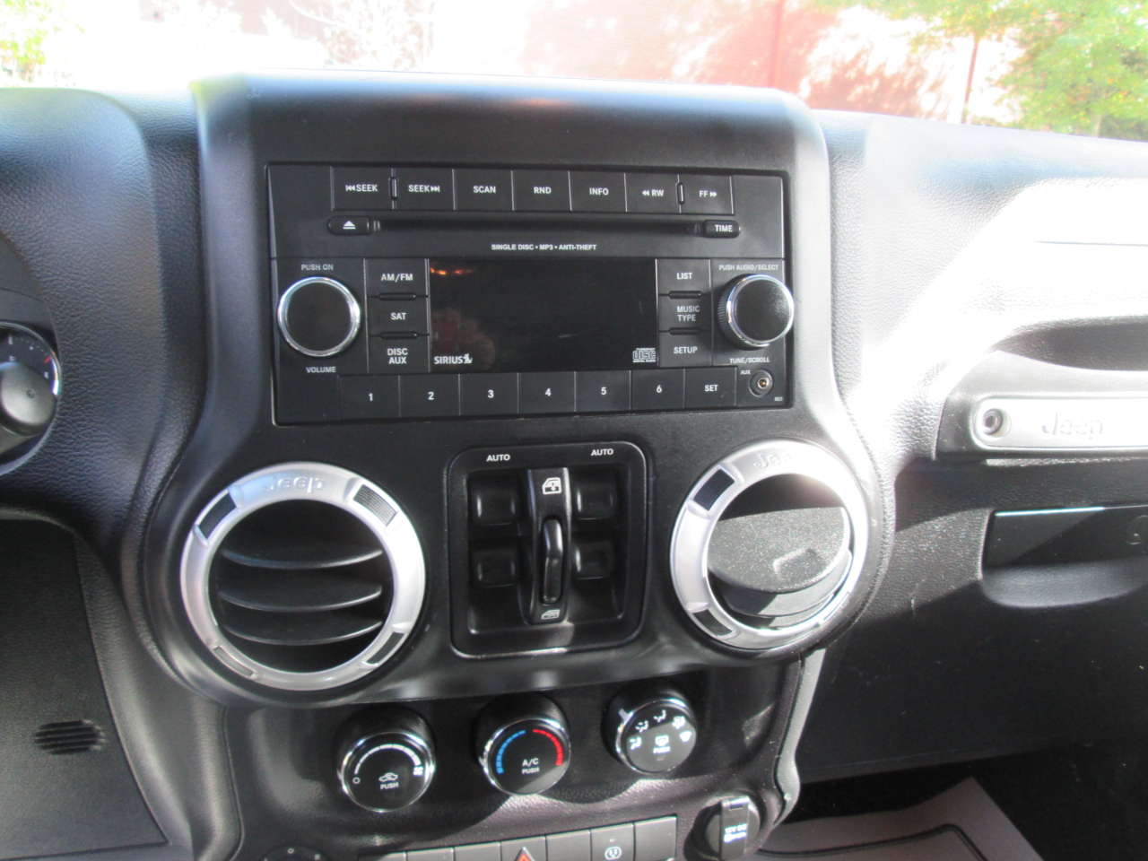 Jeep Wrangler Unlimited Sahara 4WD 2015