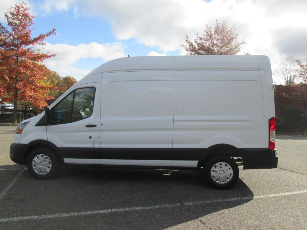 Ford Transit 250 Van Low Roof w/Sliding Pass. 130-in. WB 2021 Ford Transit 250 Van Low Roof w/Sliding Pass. 130-in. WB 2021