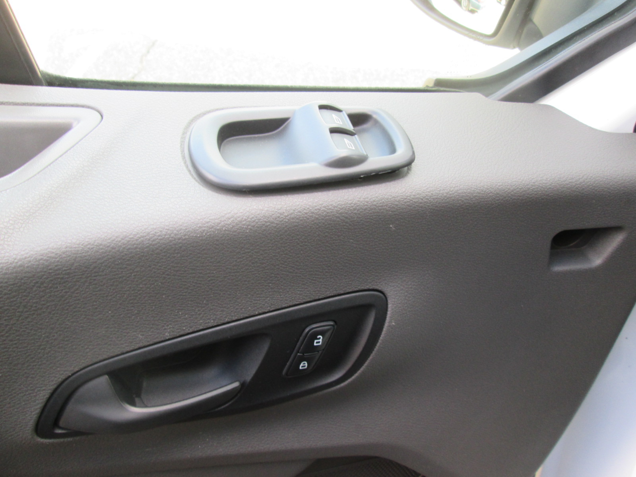 Ford Transit 250 Van Low Roof w/Sliding Pass. 130-in. WB 2021 Ford Transit 250 Van Low Roof w/Sliding Pass. 130-in. WB 2021